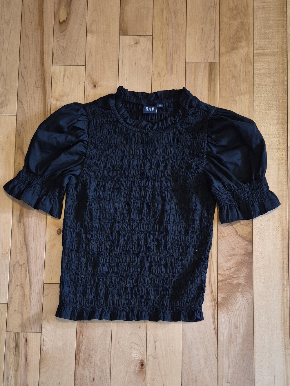 GAP Women's Size Small Black Smocked Puff Sleeve Top
